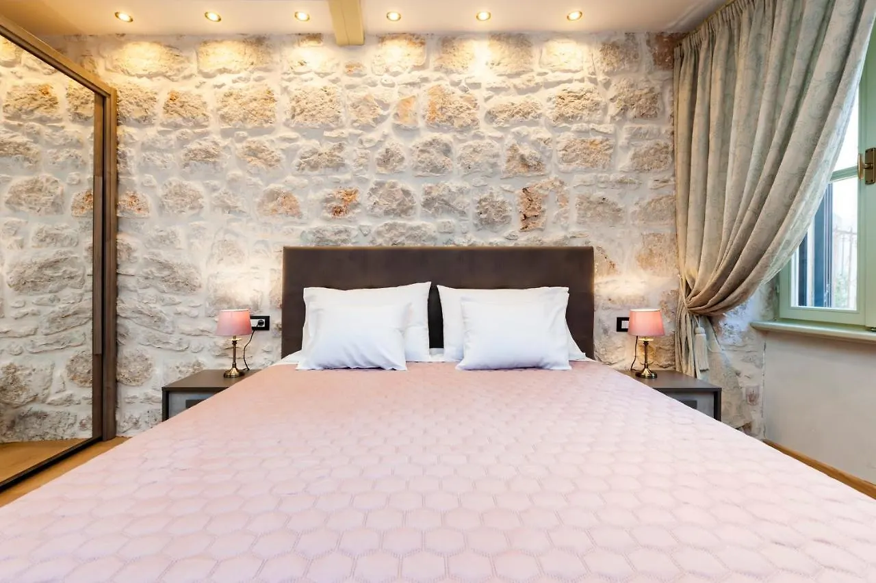 Dc II Downtown Apartment Rovinj