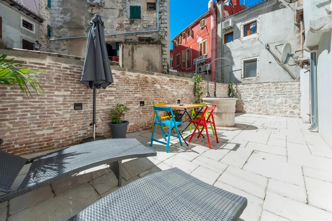 Dc II Downtown Apartment Rovinj