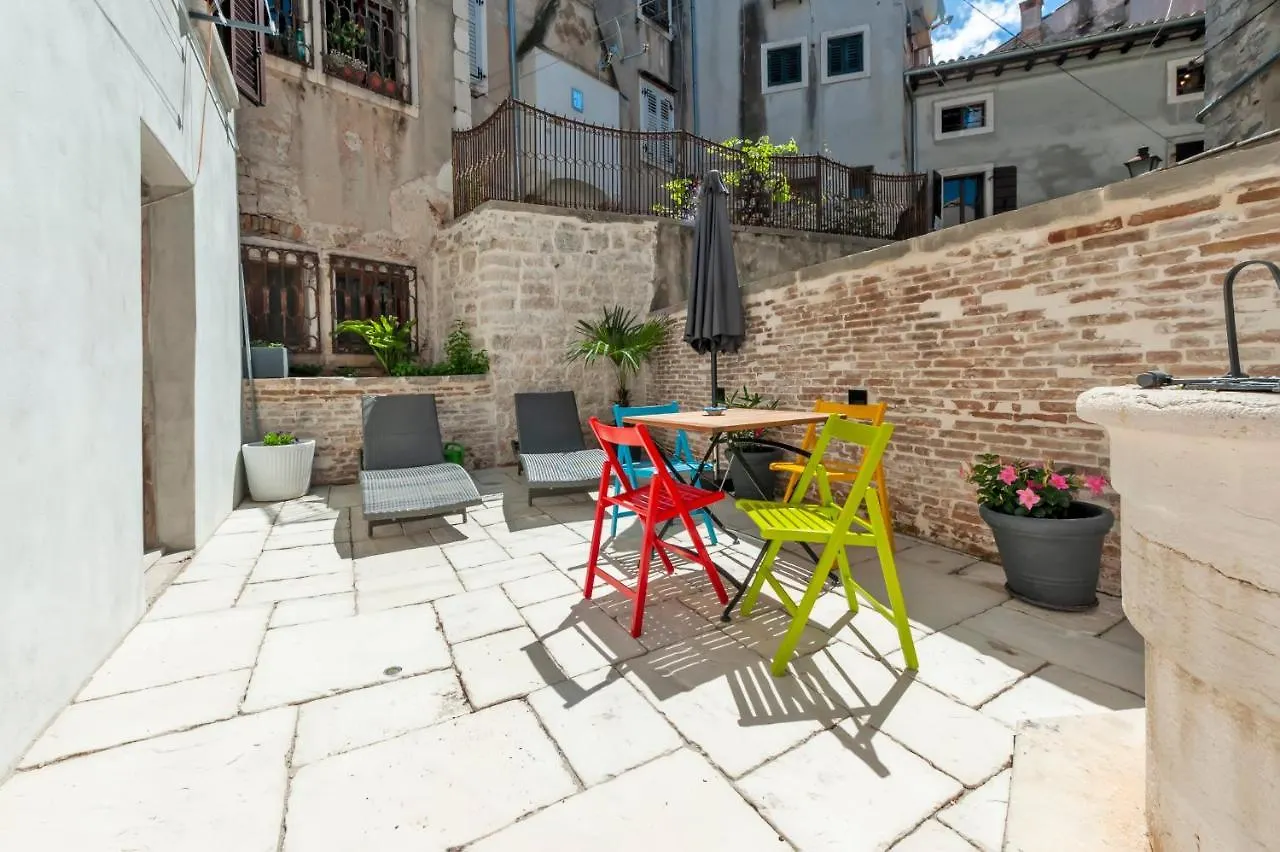 Dc II Downtown Apartment Rovinj